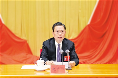 中共中央政治局常委、中央纪委书记赵乐际代表中央纪律检查委员会常务委员会作工作报告。